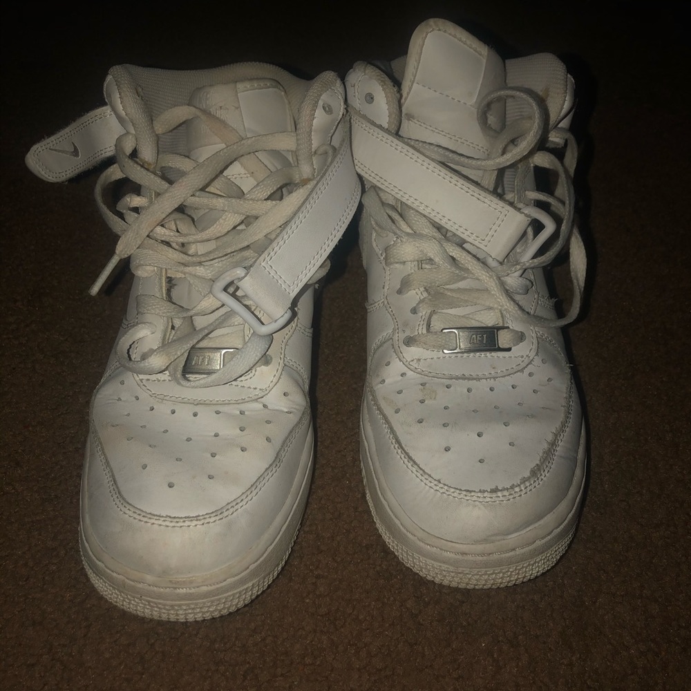 White nike air forces